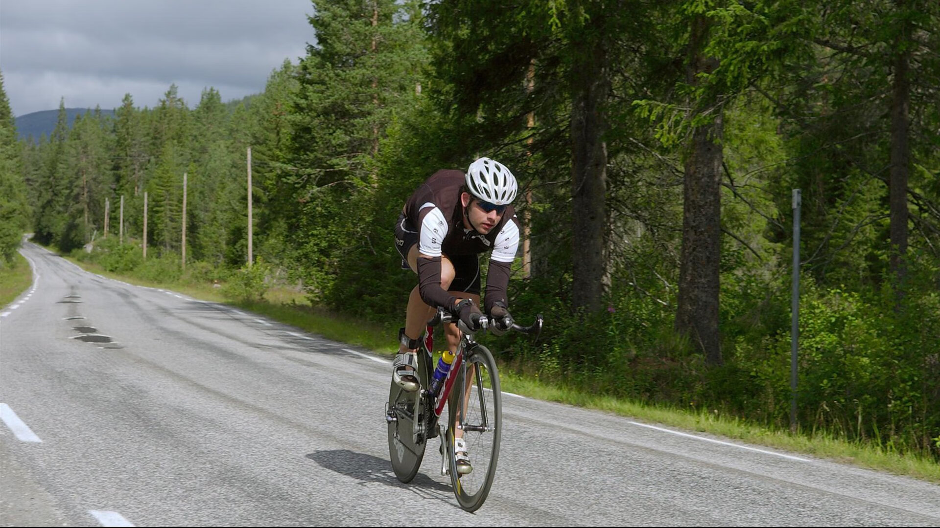  自由泳巅峰对决，新星闪耀泳坛，世界纪录再刷新|杏彩体育官网